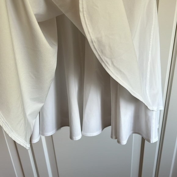 Lululemon "2022" Court Crush Dress
White Size 6 Tennis, Golfing, activewear - Picture 11 of 16